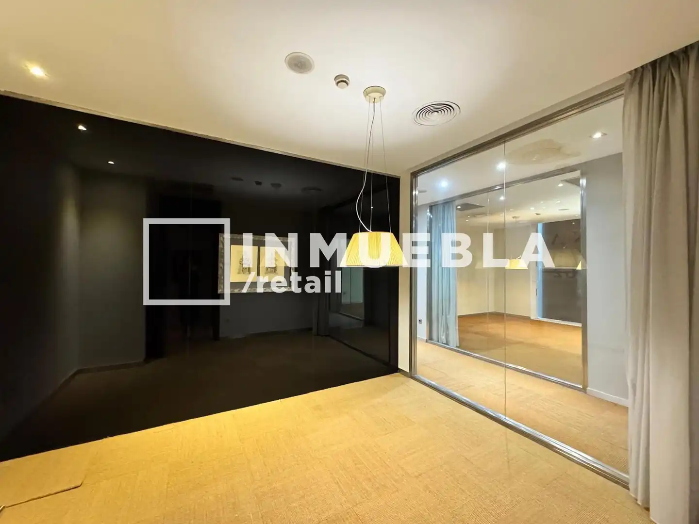 Commercial properties for rent in Barcelona  with Air Conditioner, Parquet flooring and Terrace