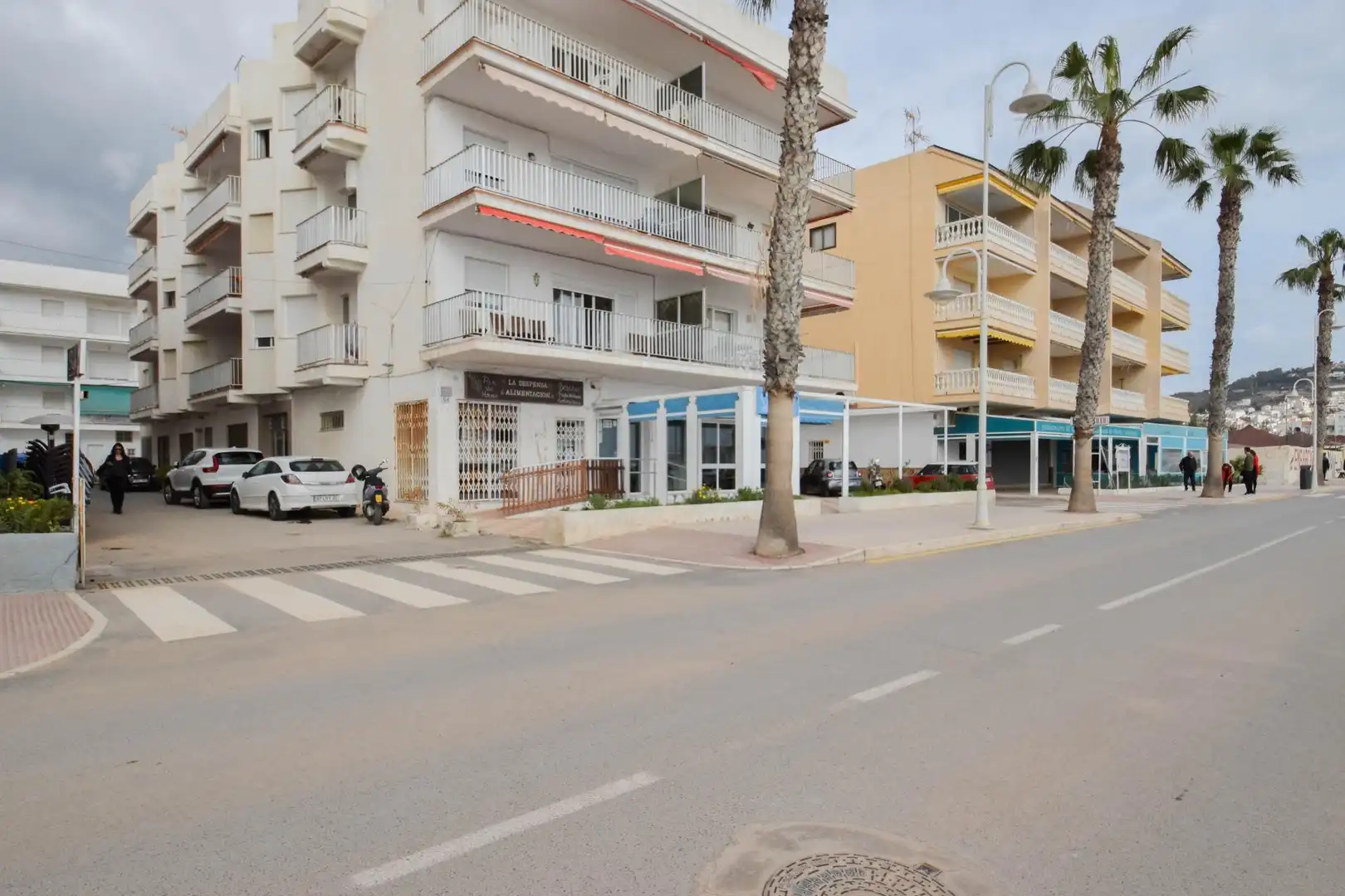 Vista exterior de Local en venta en Almuñécar