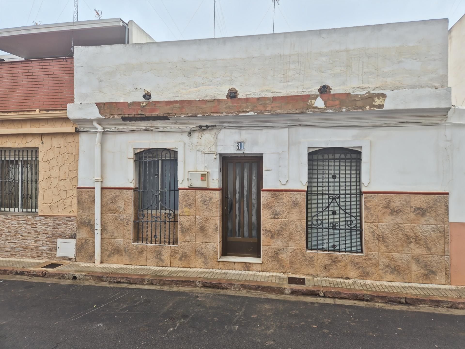 Vista exterior de Casa adosada en venda en Sagunto / Sagunt amb Terrassa
