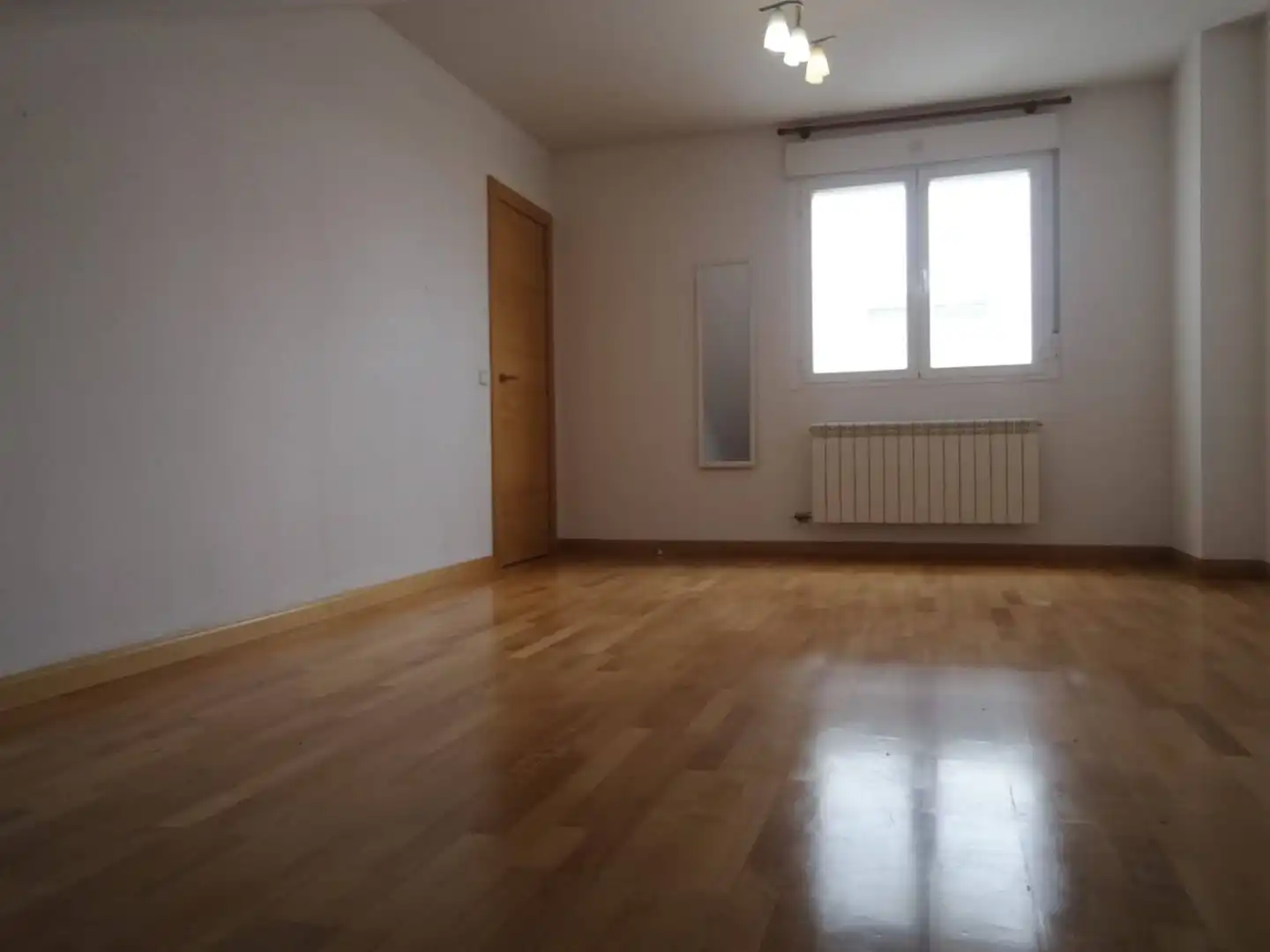 Habitación de Piso en venta en Villares de la Reina con Calefacción, Horno y Microondas