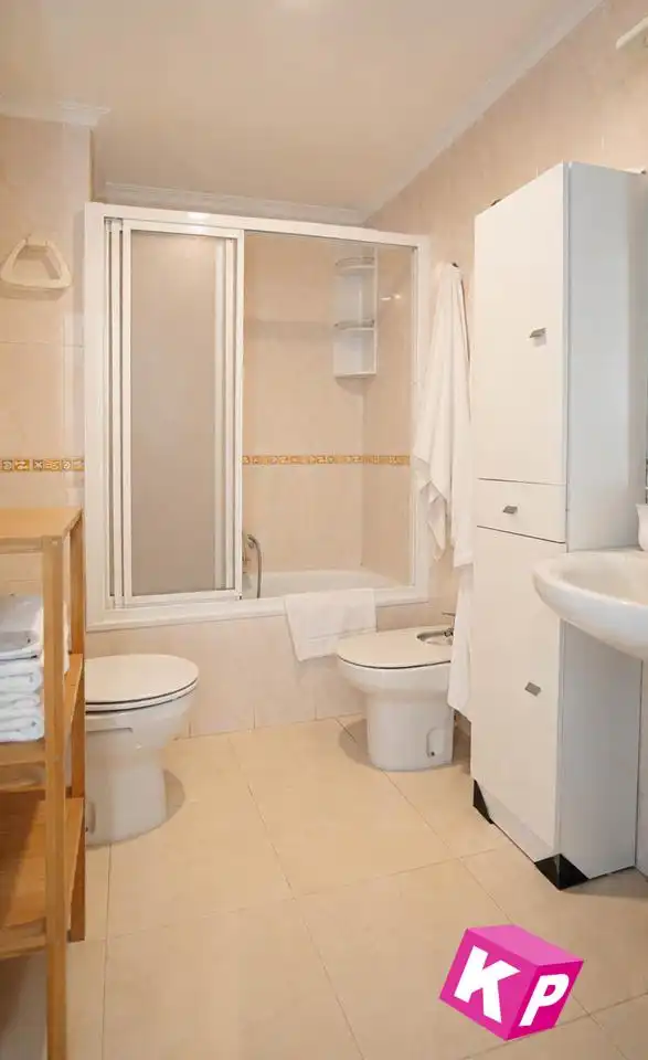 Badezimmer von Wohnung zum Verkauf in Santa Pola mit Klimaanlage, Terrasse und Möbliert