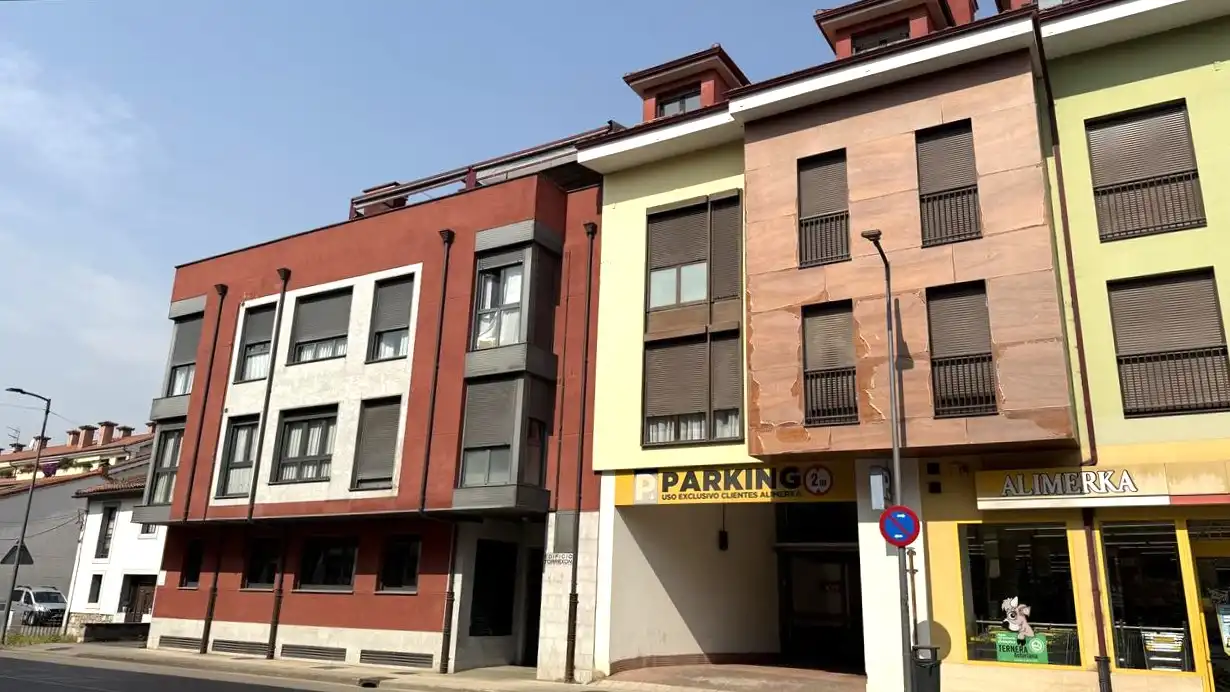 Vista exterior de Piso en venta en Llanes