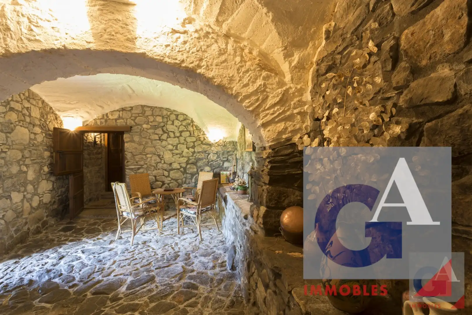 Country homes for sale in Montagut i Oix
