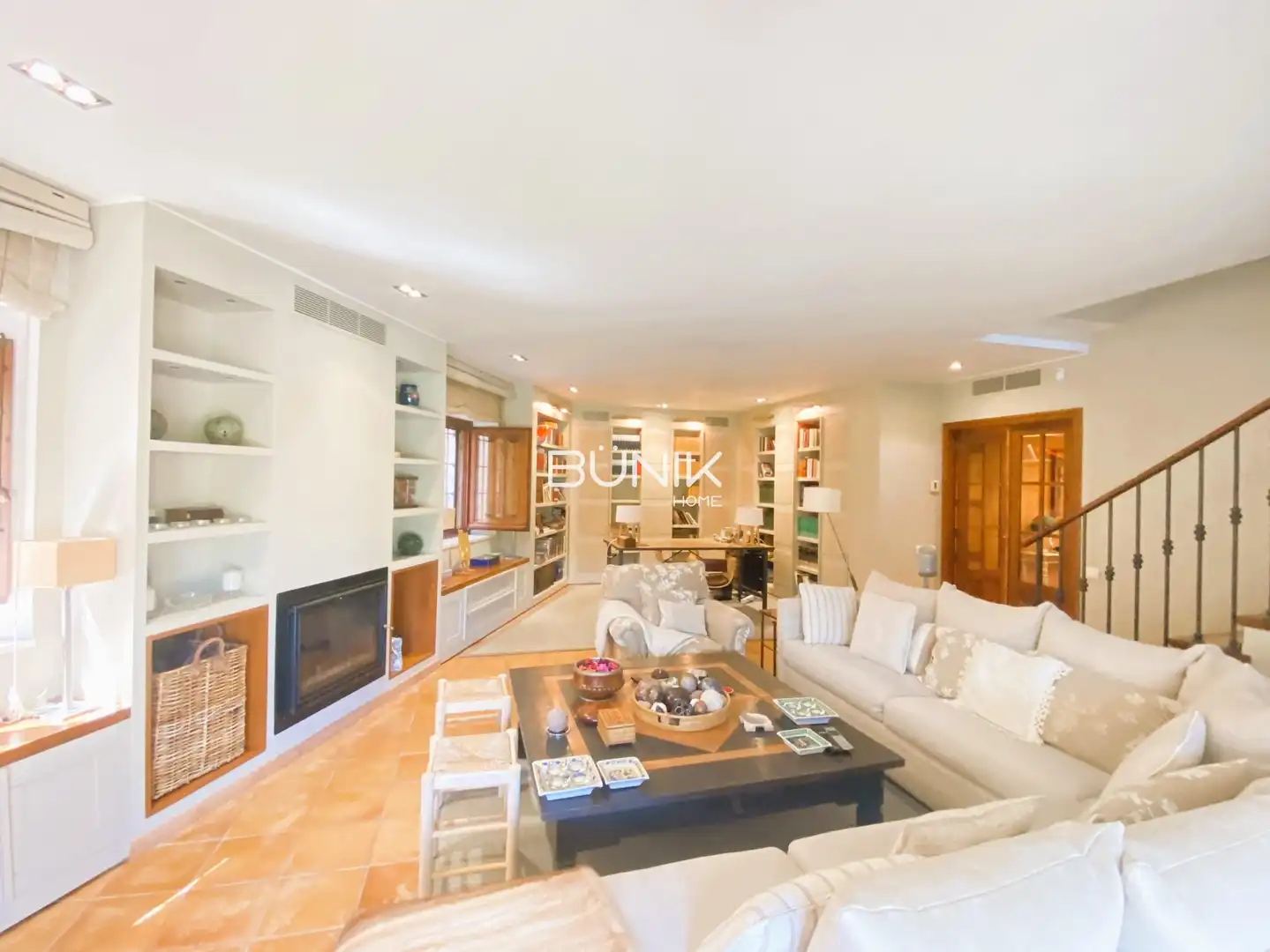 Sala d'estar de Casa o xalet en venda en Torrent (Girona) amb Aire condicionat, Calefacció i Terrassa