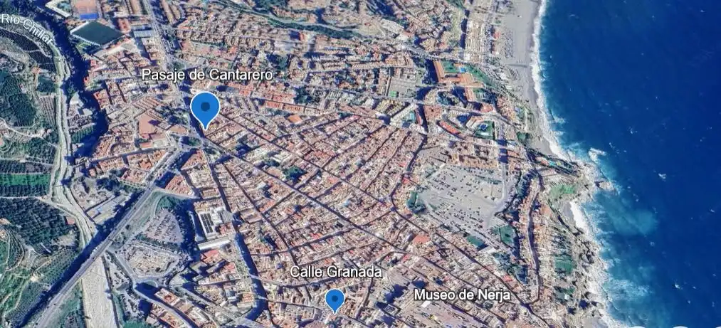 Wohnung zum Verkauf in Nerja mit Klimaanlage, Möbliert und Balkon