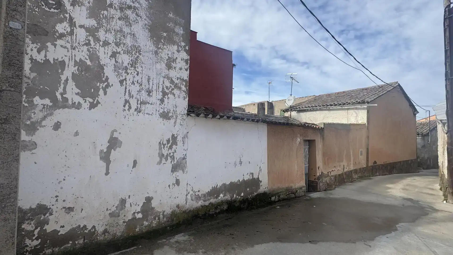 Vista exterior de Planta baixa en venda en Villabuena del Puente amb Moblat