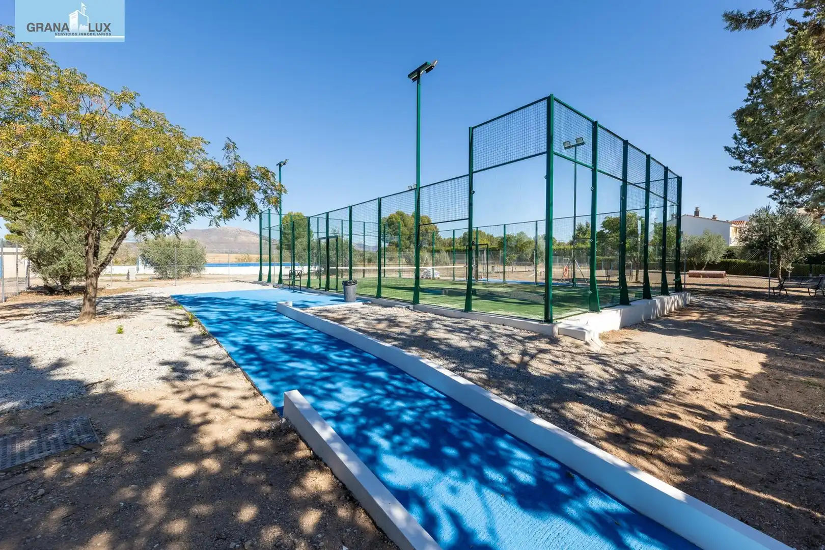 Vista exterior de Casa o xalet en venda en Albolote amb Aire condicionat, Calefacció i Jardí privat