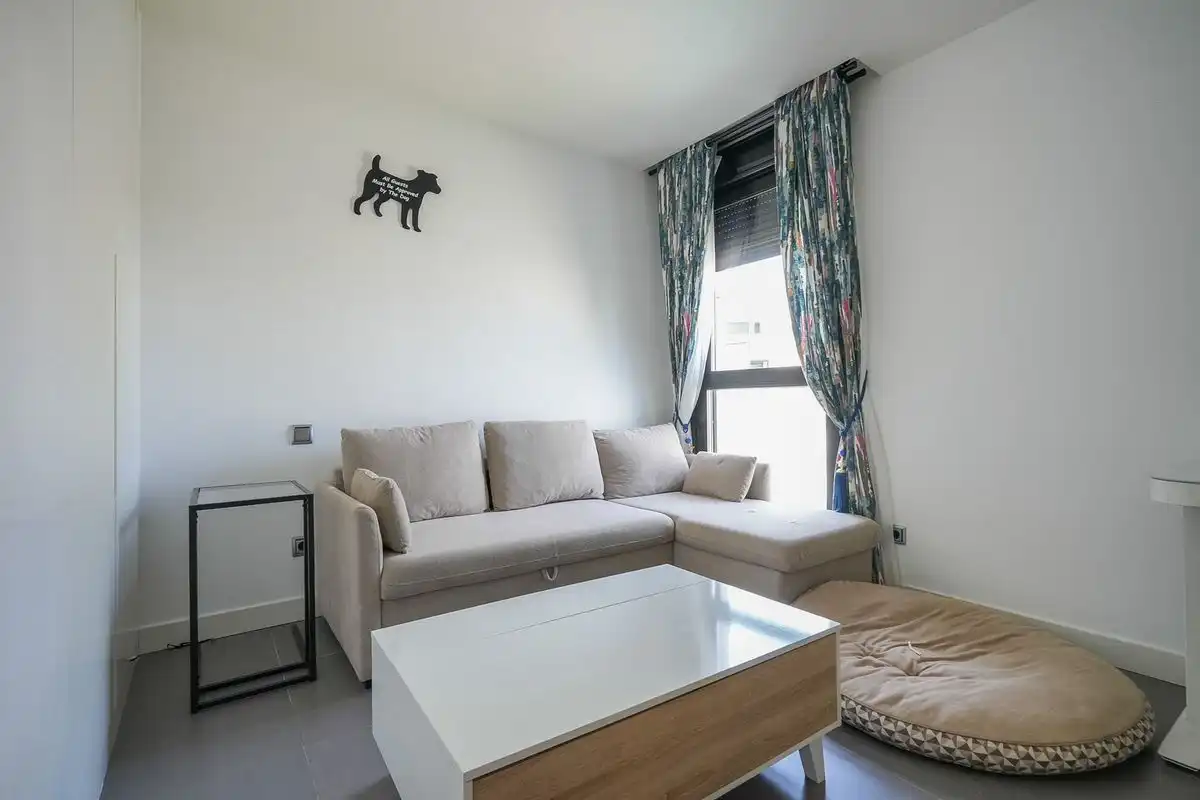 Sala d'estar de Casa o xalet en venda en Las Rozas de Madrid amb Aire condicionat, Calefacció i Jardí privat