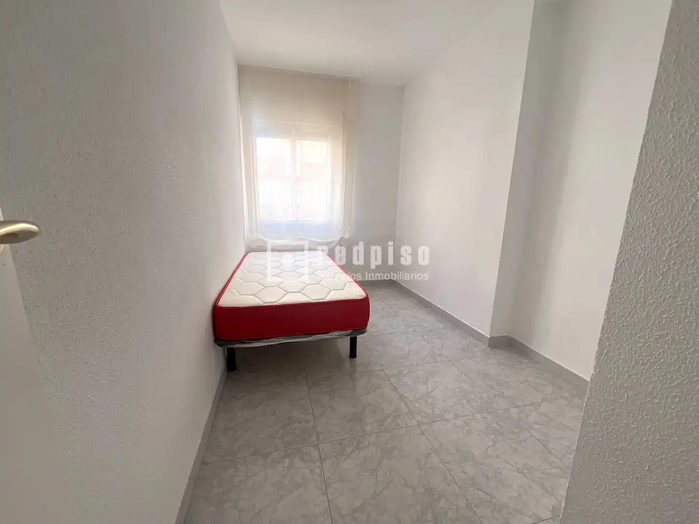 Bedroom of Flat for rent in Sevilla  with Air Conditioner and Private garden