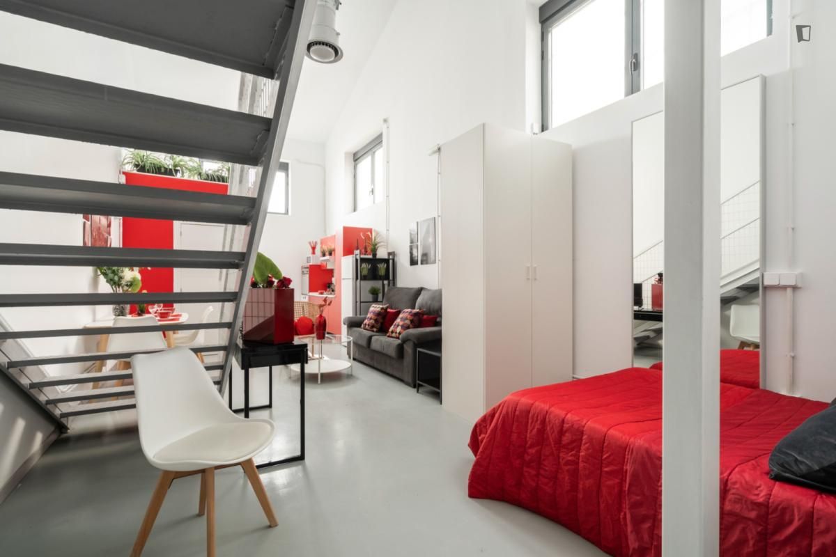 Habitación de Estudio de alquiler en  Madrid Capital con Aire acondicionado, Calefacción y Amueblado