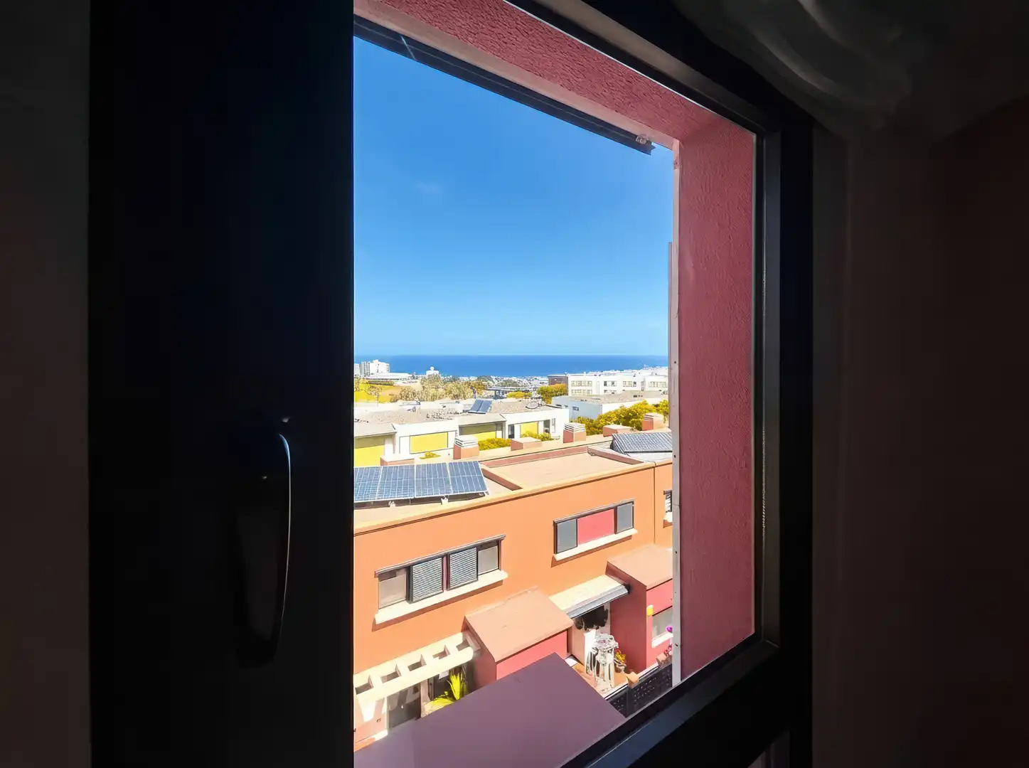 Vista exterior de Casa adosada en venda en Las Palmas de Gran Canaria amb Jardí privat, Terrassa i Traster