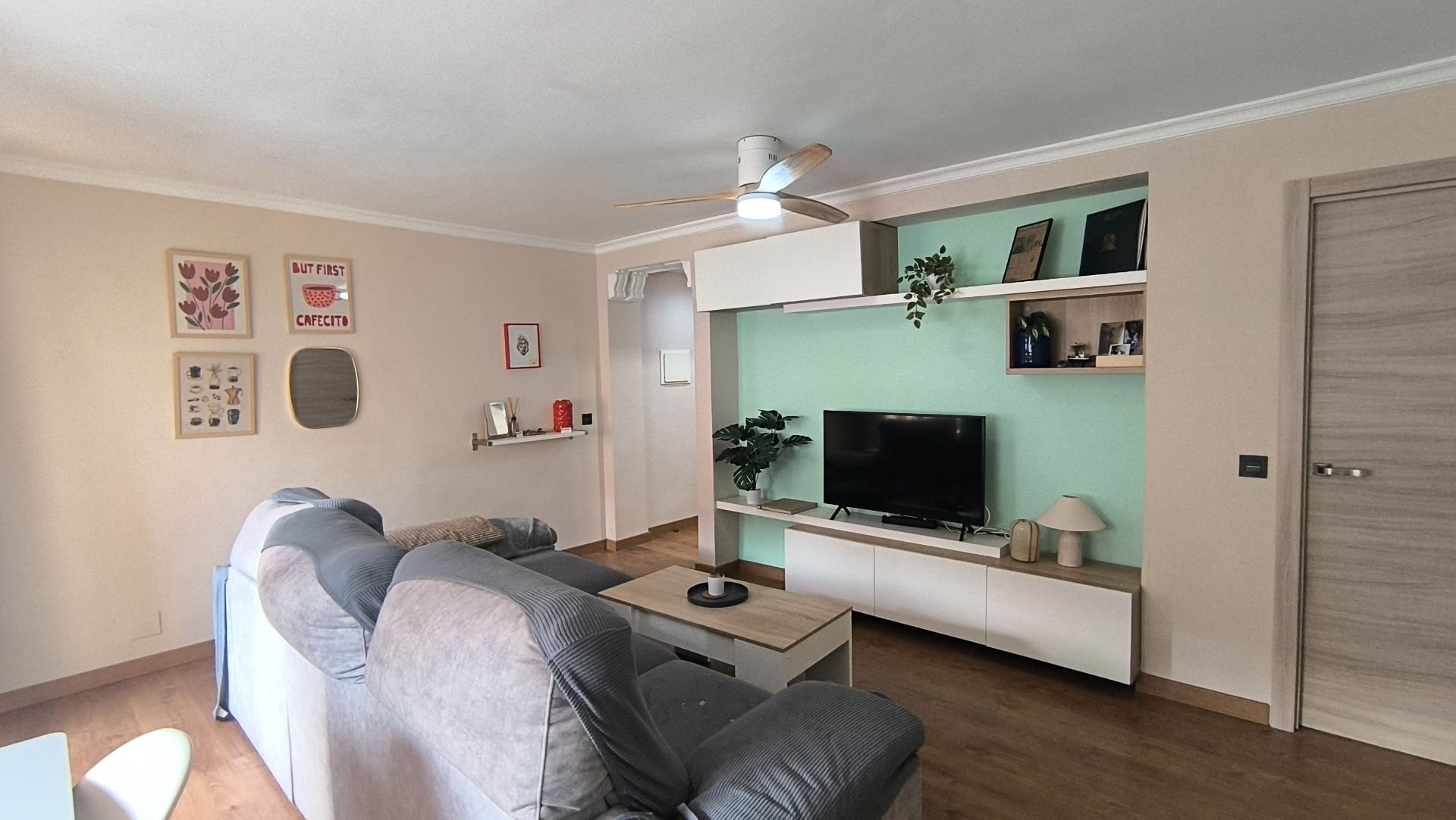 Living room of Flat for sale in  Tarragona Capital  with Air Conditioner, Parquet flooring and Terrace