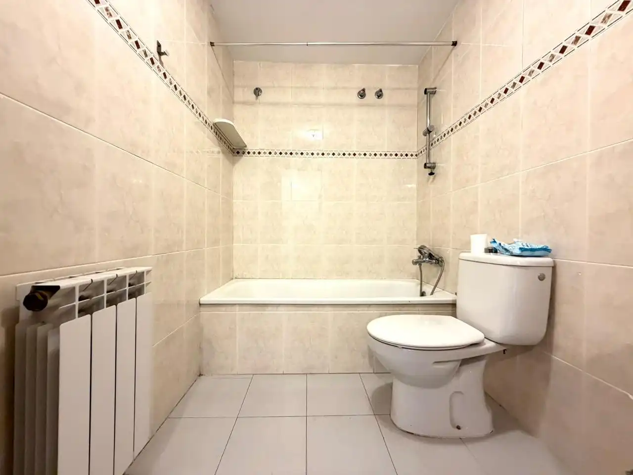 Bathroom of Flat for sale in Mataró  with Air Conditioner