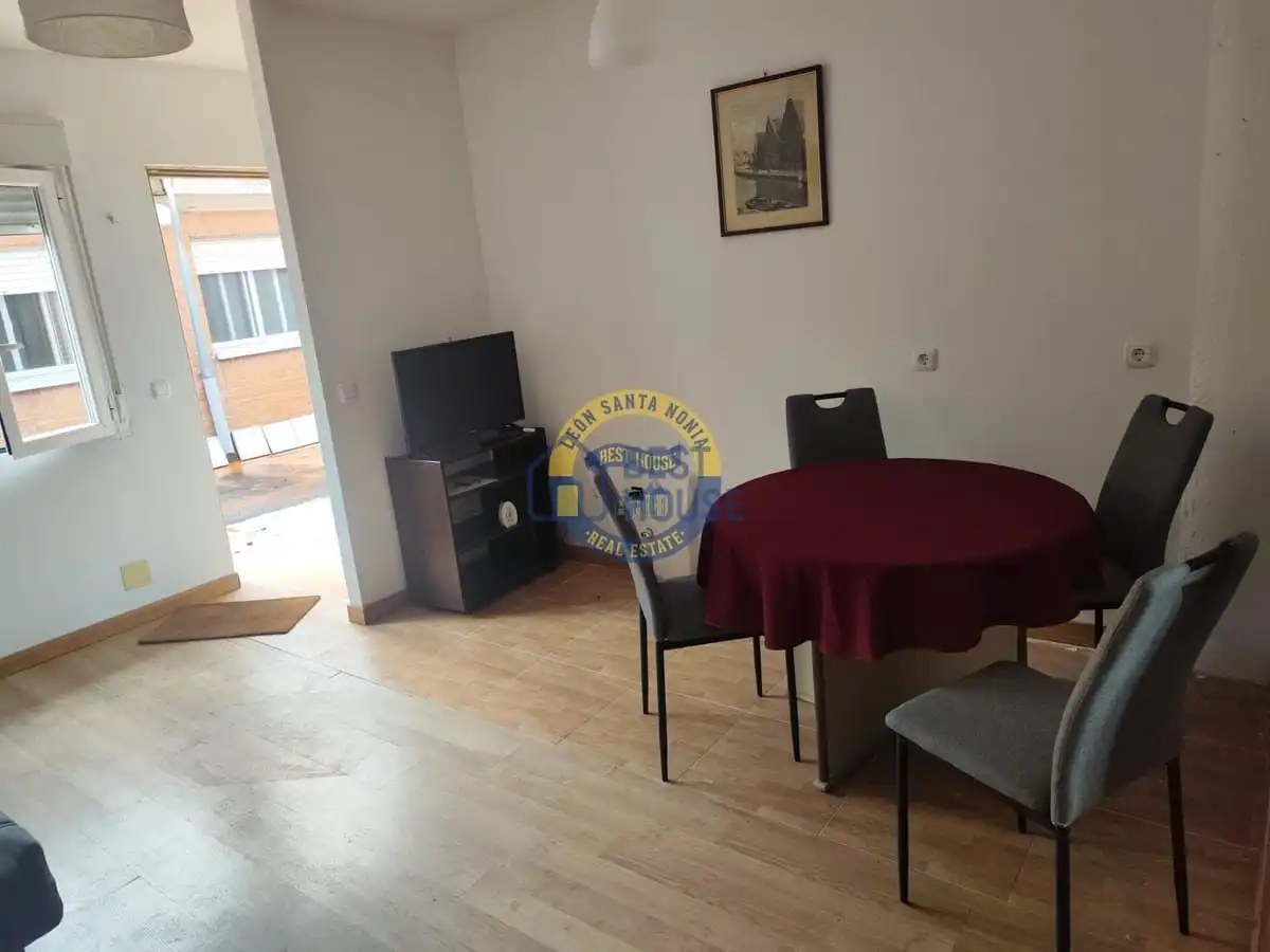 Apartament en venda en Villaquilambre amb Parquet i Moblat