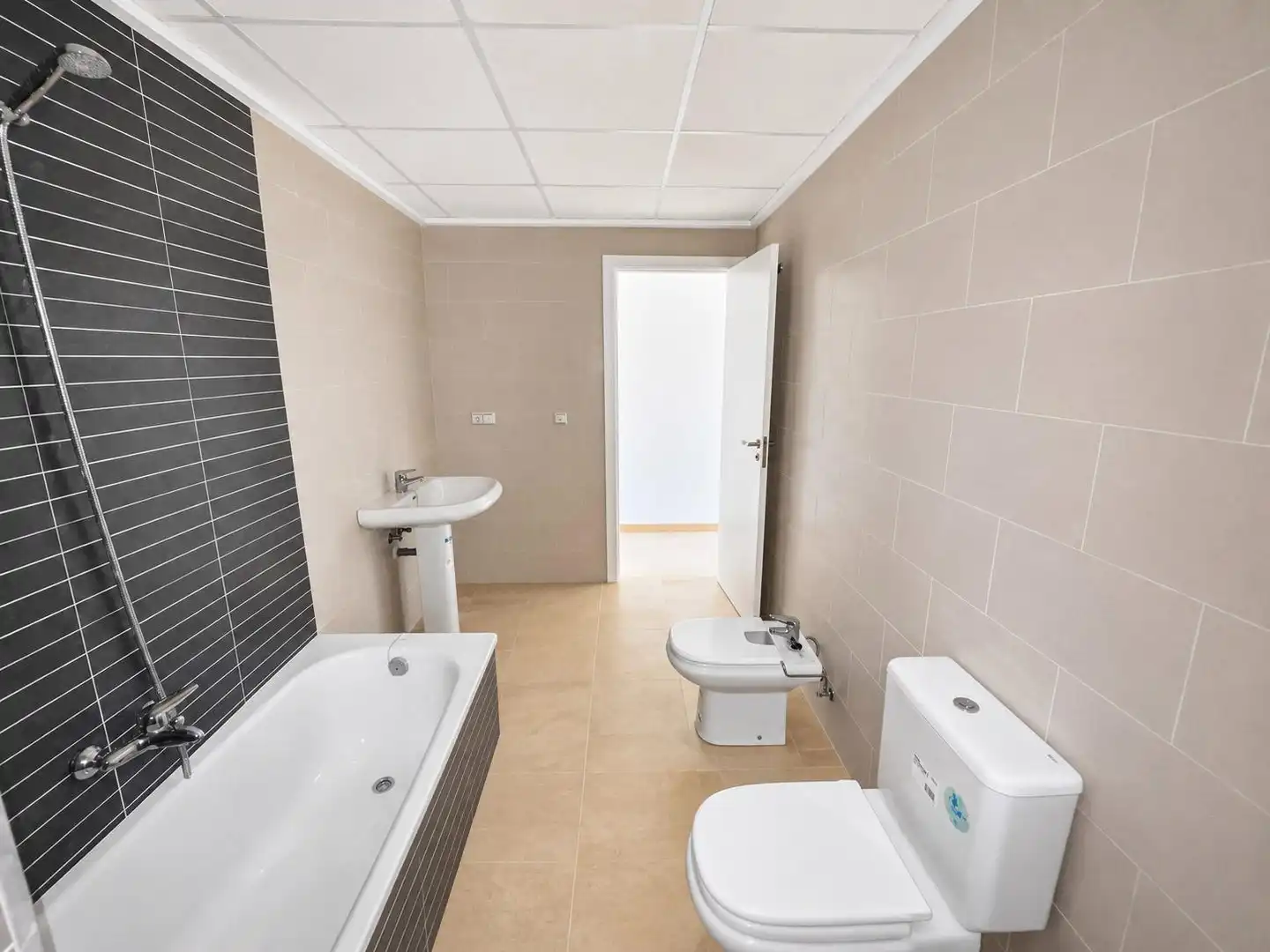 Baño de Piso en venta en Callosa de Segura con Trastero y Balcón
