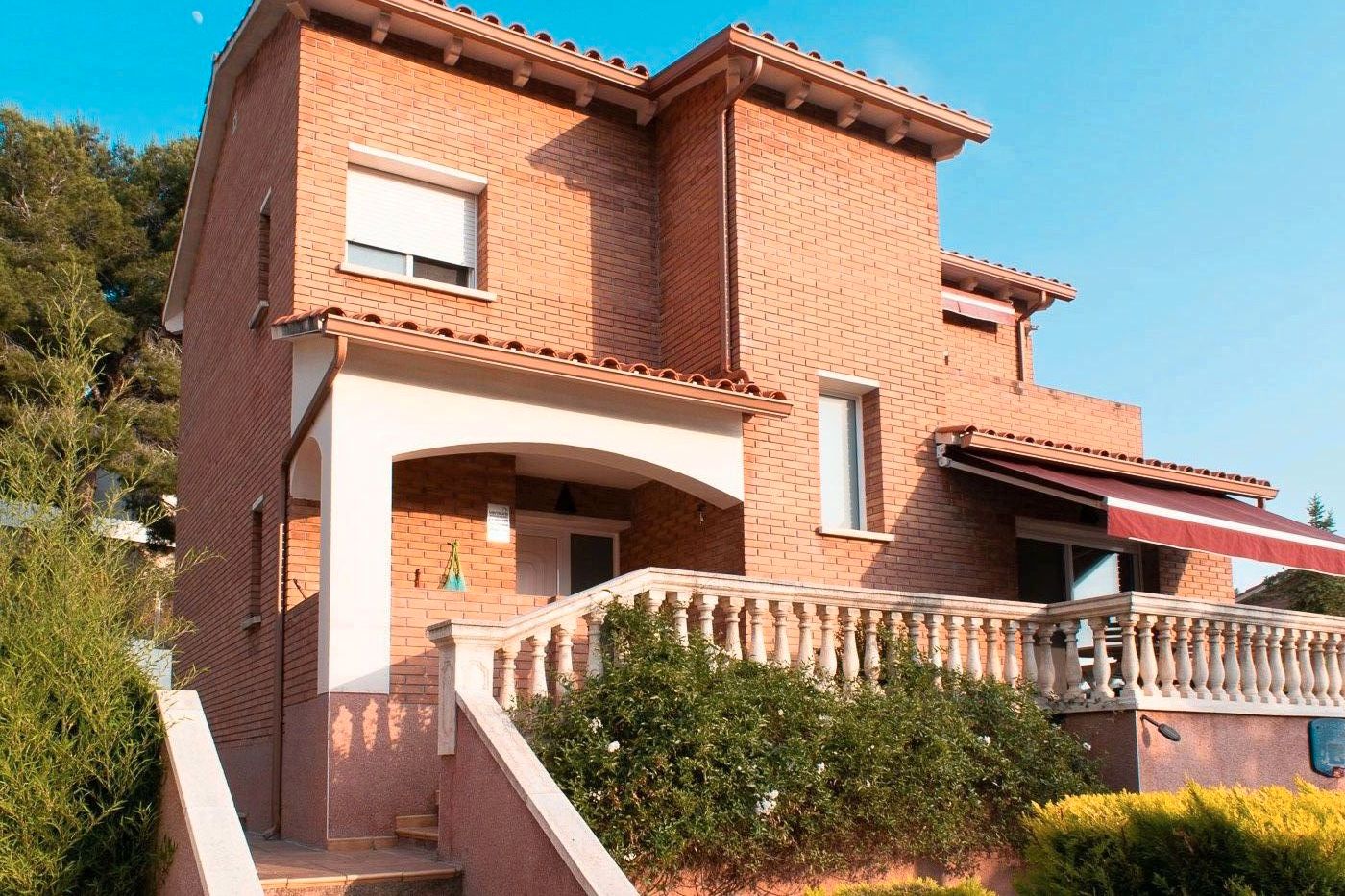 Exterior view of House or chalet for sale in Roda de Berà  with Air Conditioner, Heating and Private garden