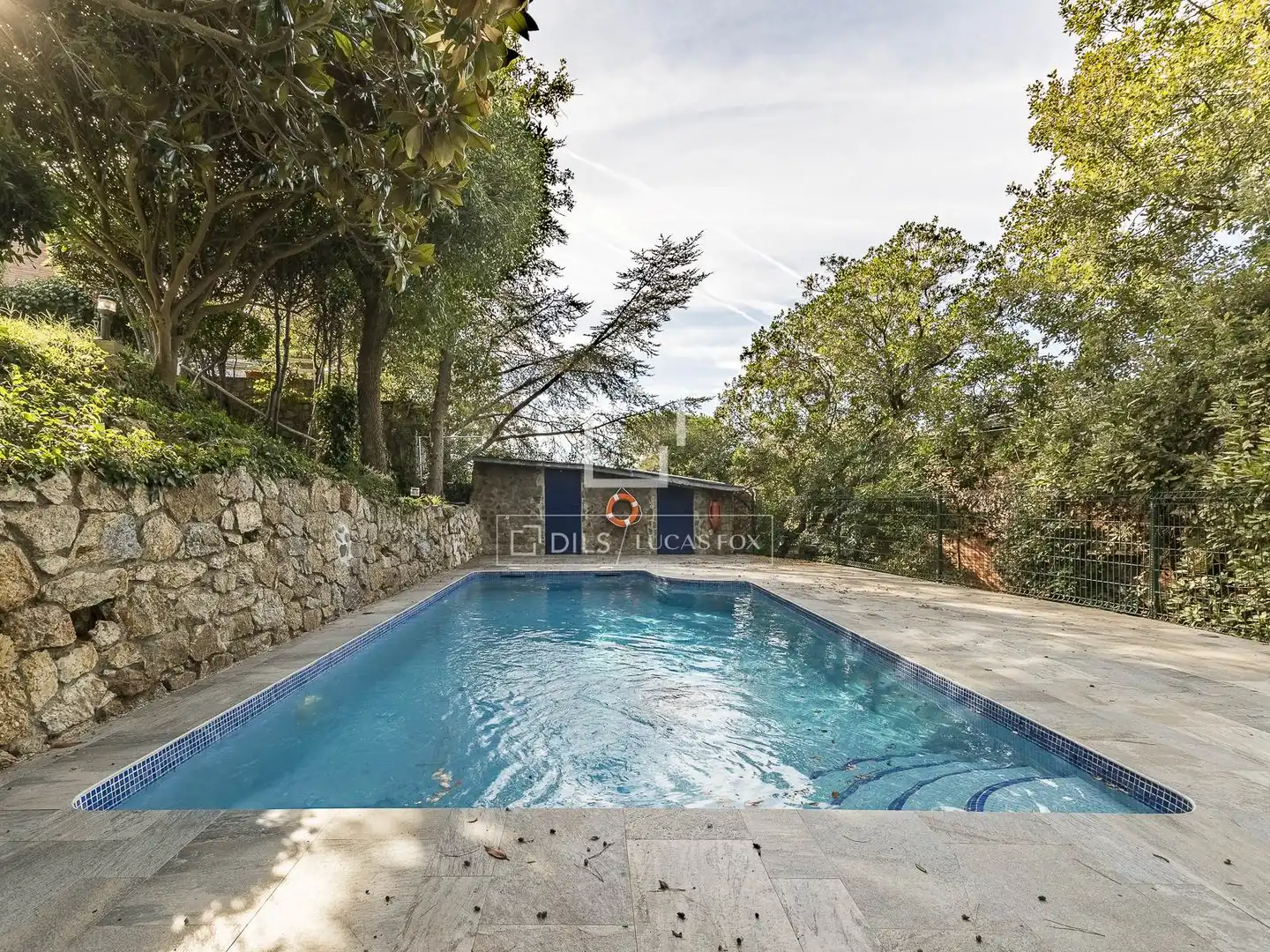Piscina de Casa o chalet en venta en Barcelona con Aire acondicionado, Calefacción y Jardín privado