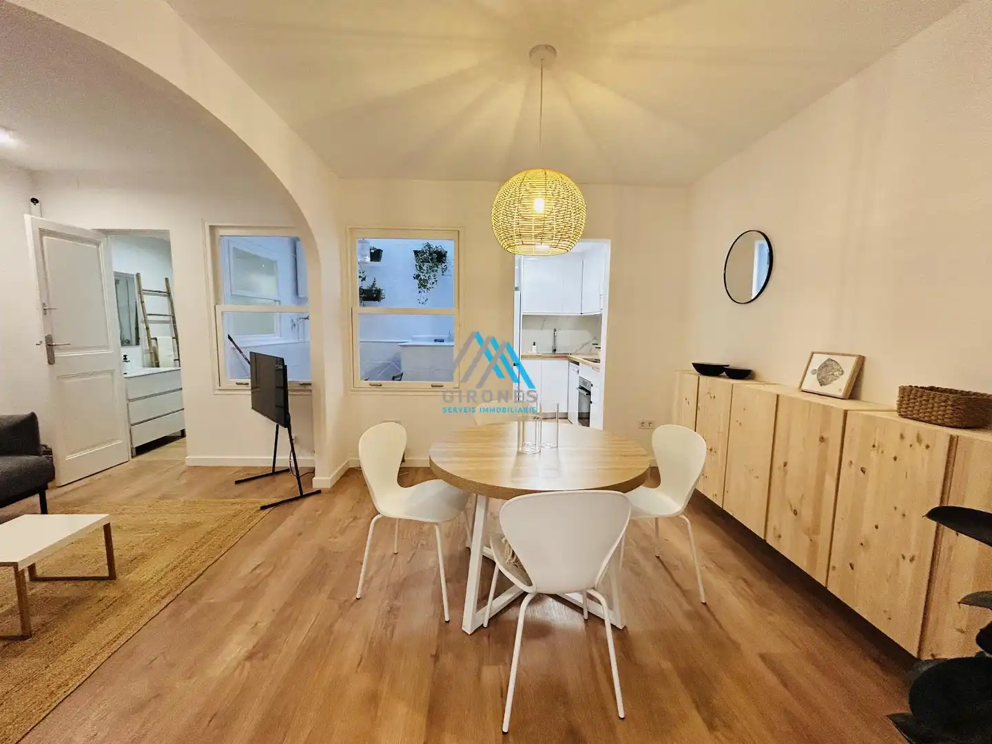 Menjador de Apartament de lloguer en Sant Feliu de Guíxols amb Parquet i Moblat