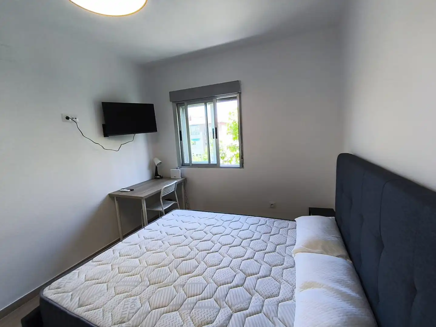Habitación de Piso para compartir en Madrid con Calefacción, Amueblado y Horno