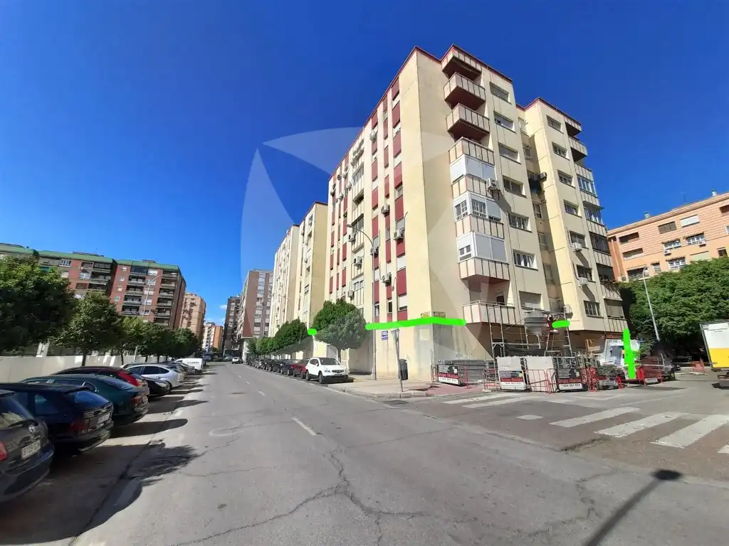 Local comercial en alquiler en Calle Hermanos Maristas, imagen 2