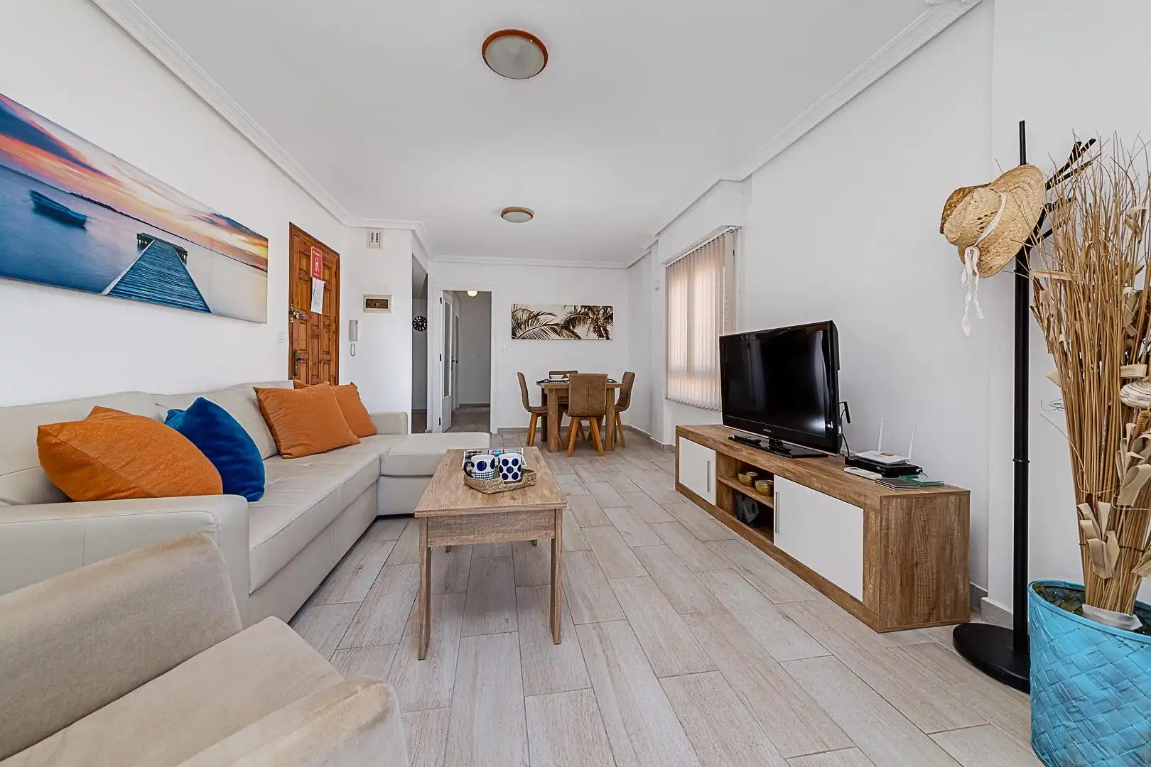Wohnzimmer von Wohnungen zur Miete in Torrevieja mit Klimaanlage, Terrasse und Möbliert
