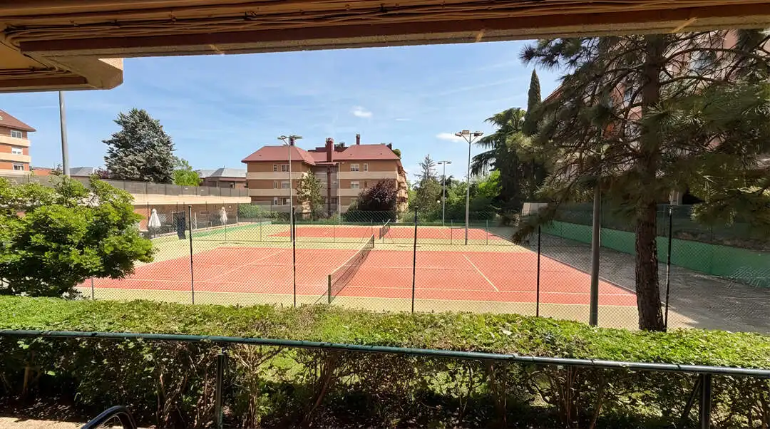Terrasse von Wohnung zur Miete in Majadahonda mit Klimaanlage, Heizung und Privatgarten
