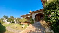 Vista exterior de Casa o xalet en venda en  Córdoba Capital amb Aire condicionat, Terrassa i Piscina