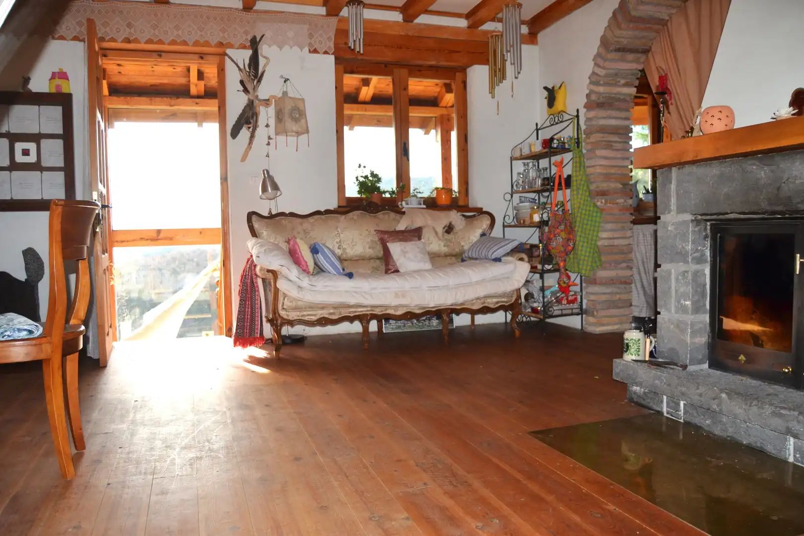 Wohnzimmer von Haus oder Chalet zum Verkauf in Aisa mit Heizung und Privatgarten