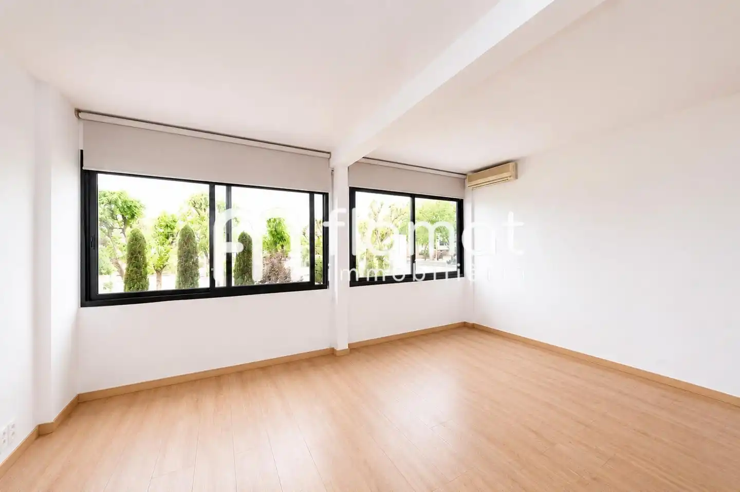 Schlafzimmer von Wohnung zum Verkauf in Barcelona mit Klimaanlage