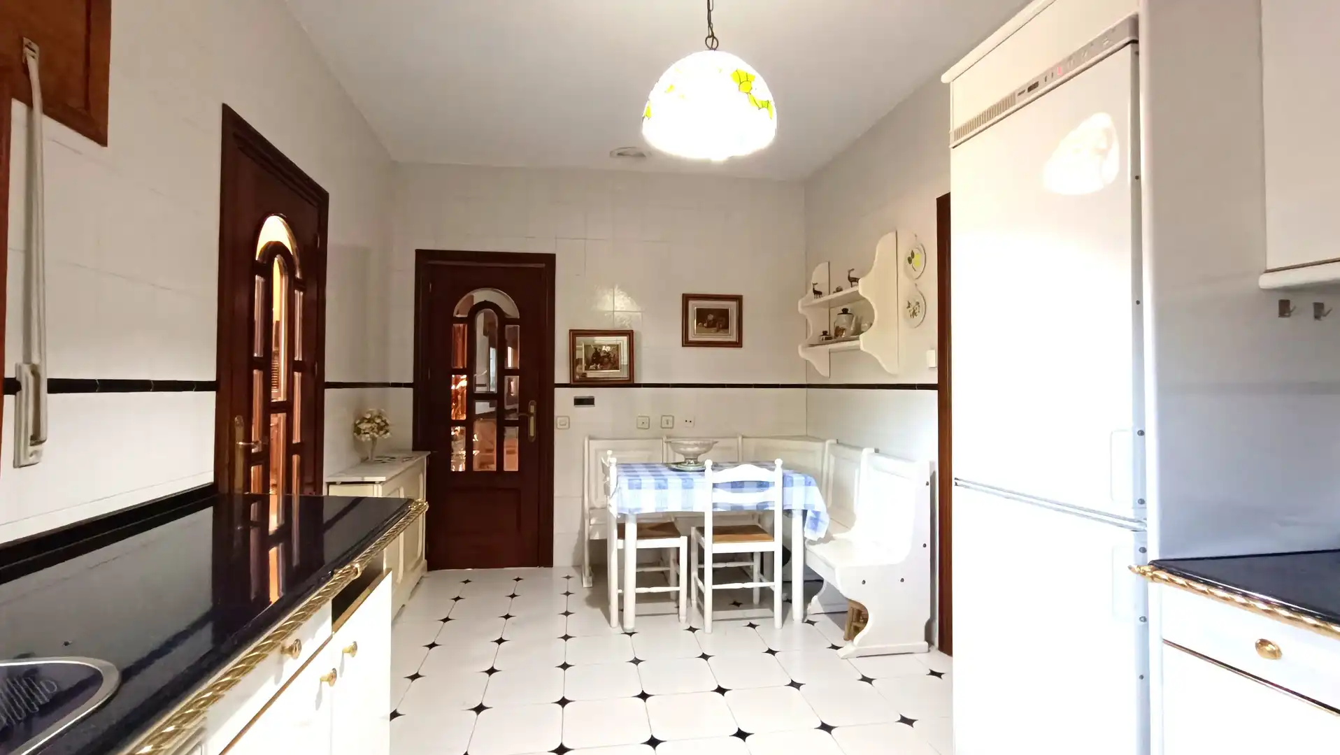 Cuina de Casa o xalet en venda en Guadalupe amb Jardí privat i Terrassa