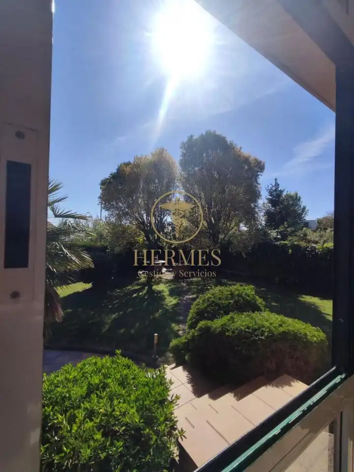 Casa o xalet en venda en Nigrán amb Calefacció, Jardí privat i Terrassa