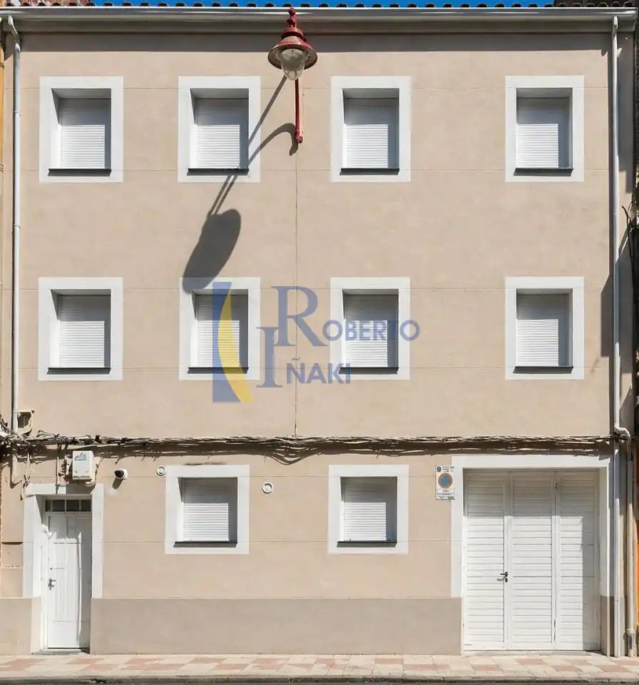 Exterior view of Houses for sale in León Capital   with Heating, Private garden and Parquet flooring