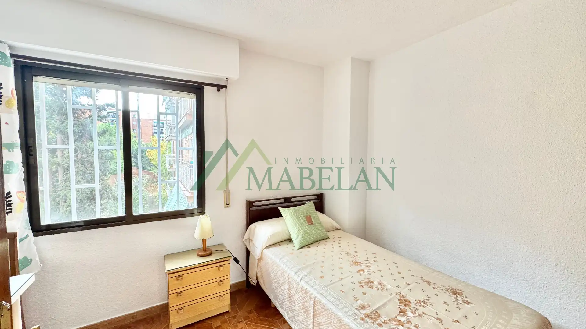 Schlafzimmer von Wohnung zur Miete in Madrid mit Heizung, Terrasse und Möbliert