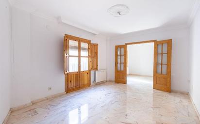 Flat for sale in  Granada Capital  with Balcony