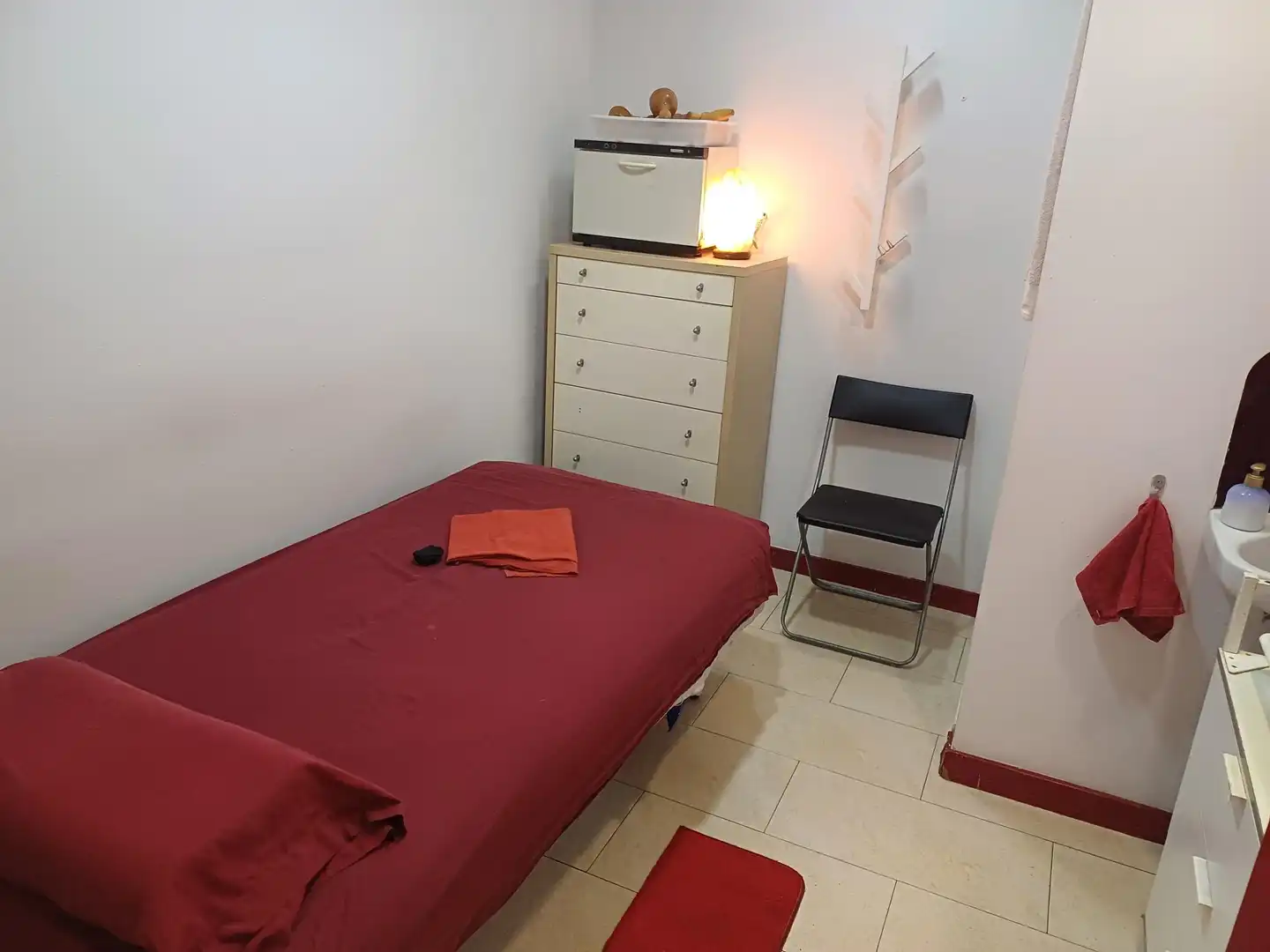 Bedroom of Commercial properties for rent in Vitoria - Gasteiz  with Air Conditioner, Parquet flooring and Furnished