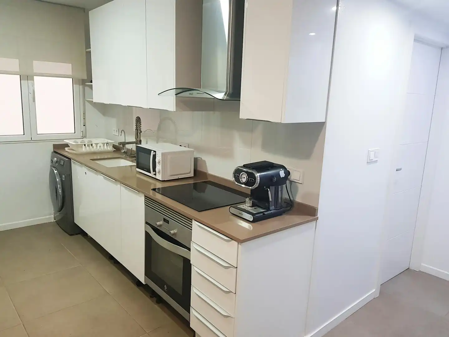 Cocina de Piso de alquiler en  Valencia Capital con Aire acondicionado, Calefacción y Amueblado
