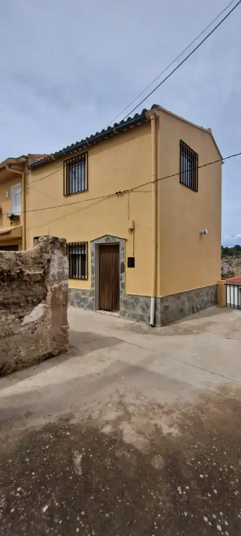 Vista exterior de Casa o chalet en venta en Enguídanos con Amueblado, Horno y Lavadora