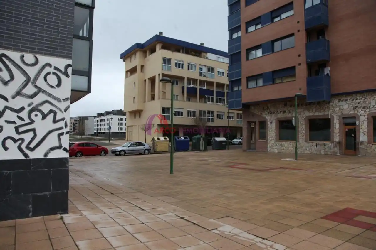 Geschaftsraum zur Miete in Burgos