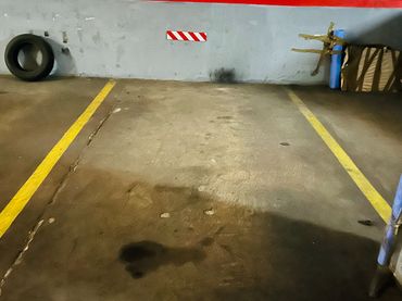 Plaza de garaje para moto con ascensor en alquiler en Carretera de Collblanc 33