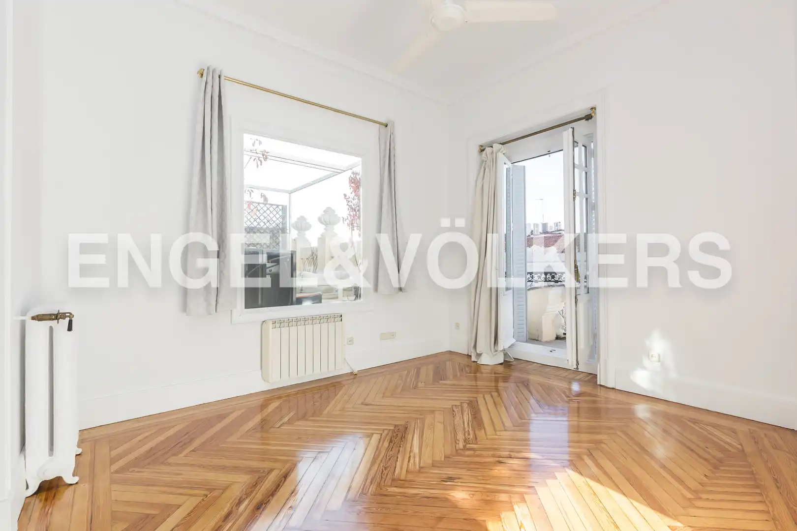 Living room of Attic for rent in Madrid  with Air Conditioner, Heating and Parquet flooring