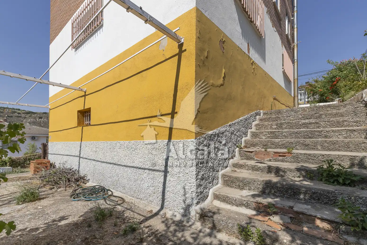 Vista exterior de Casa o xalet en venda en Villalbilla amb Aire condicionat, Calefacció i Jardí privat