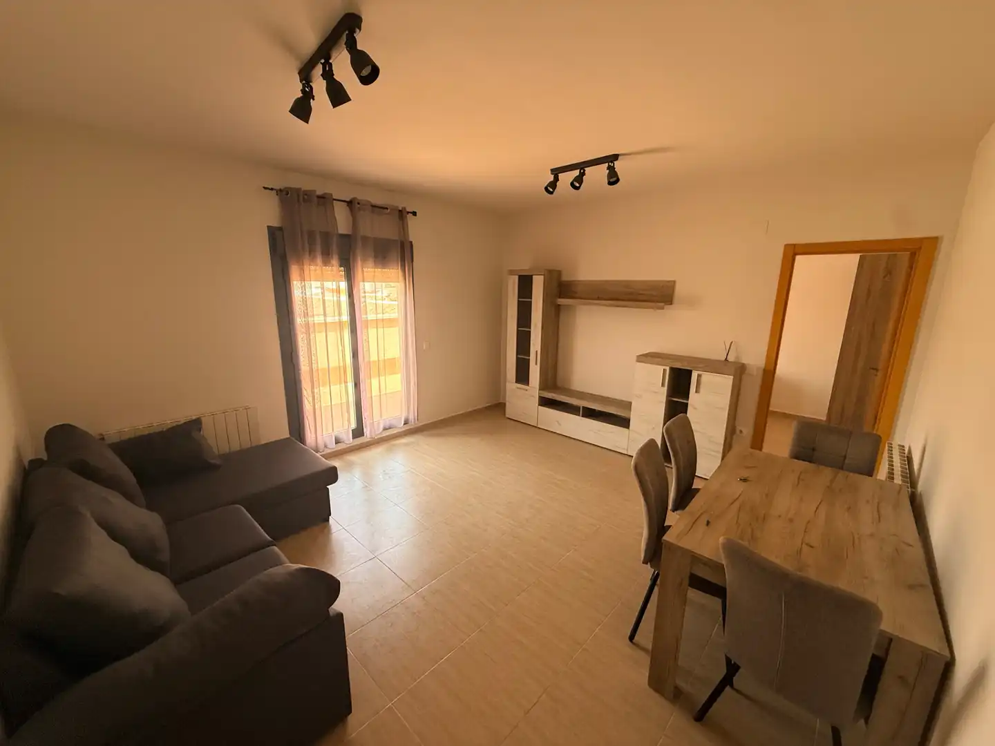 Sala d'estar de Àtic en venda en Tomelloso amb Terrassa i Moblat
