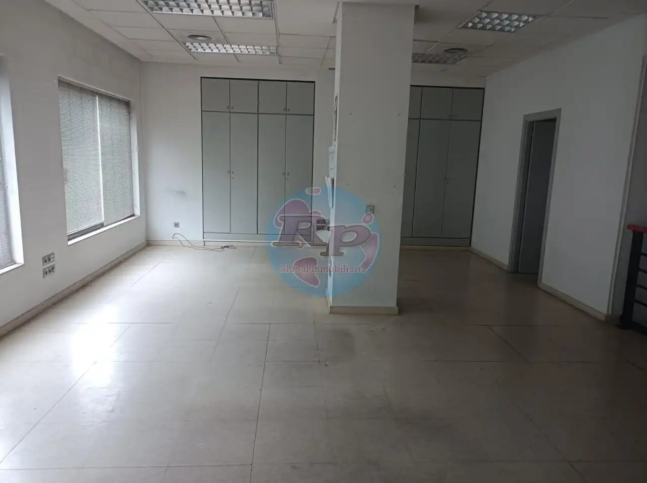Oficina en venta en León Capital  con Trastero