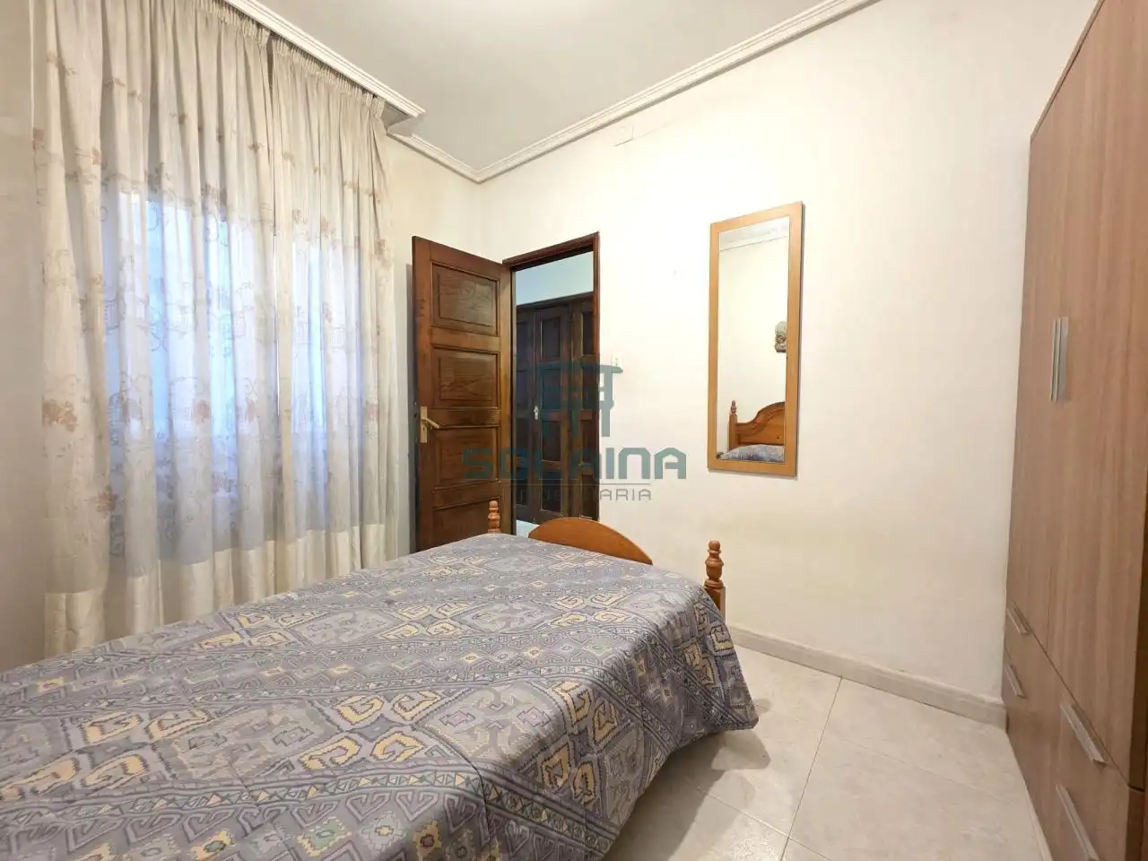 Habitación de Piso en venta en Ourense Capital  con Calefacción y Trastero