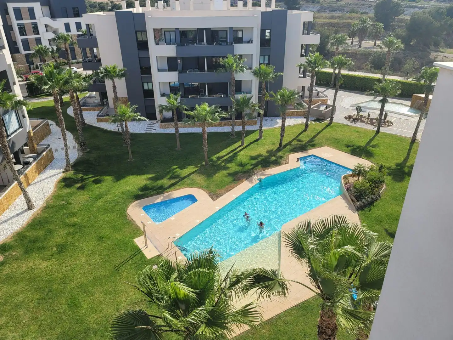 Piscina de Apartament en venda en Orihuela amb Aire condicionat, Jardí privat i Terrassa