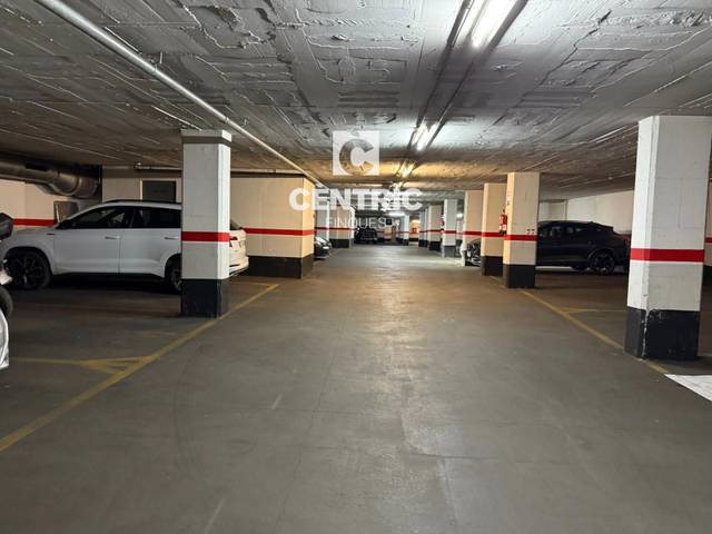 Garaje en Alquiler en Barri del Centre