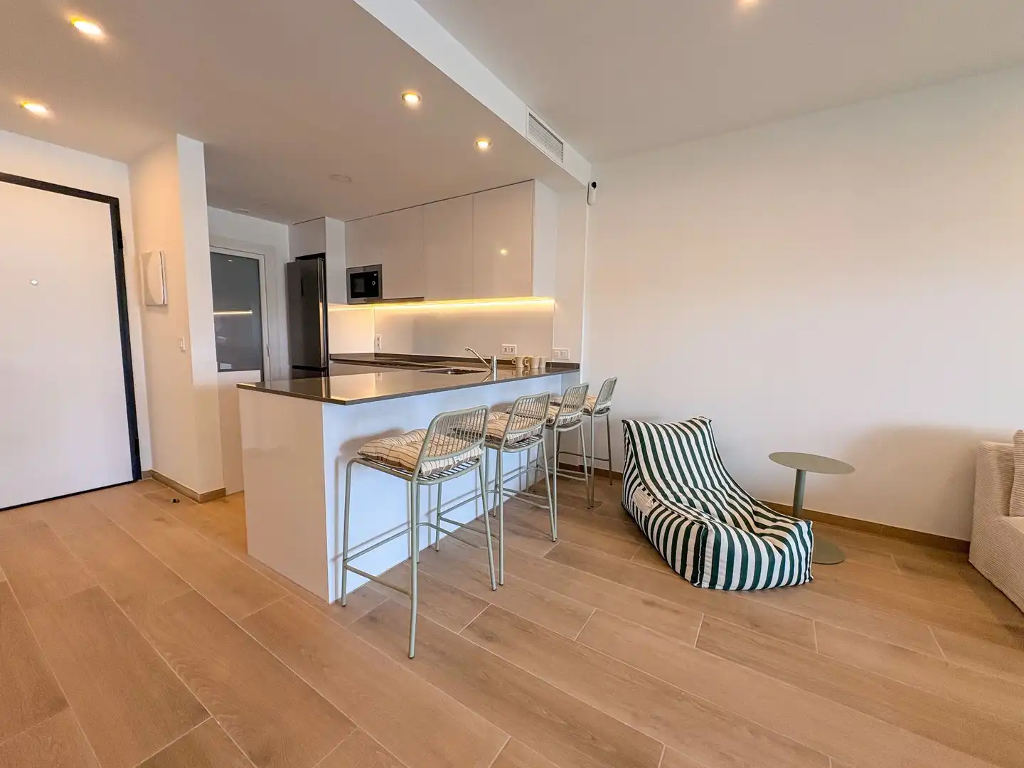Cocina de Piso de alquiler en Torrevieja con Aire acondicionado, Calefacción y Terraza