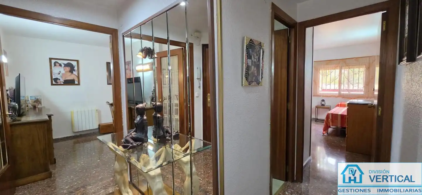 Ground floor for sale in Manises  with Storage room