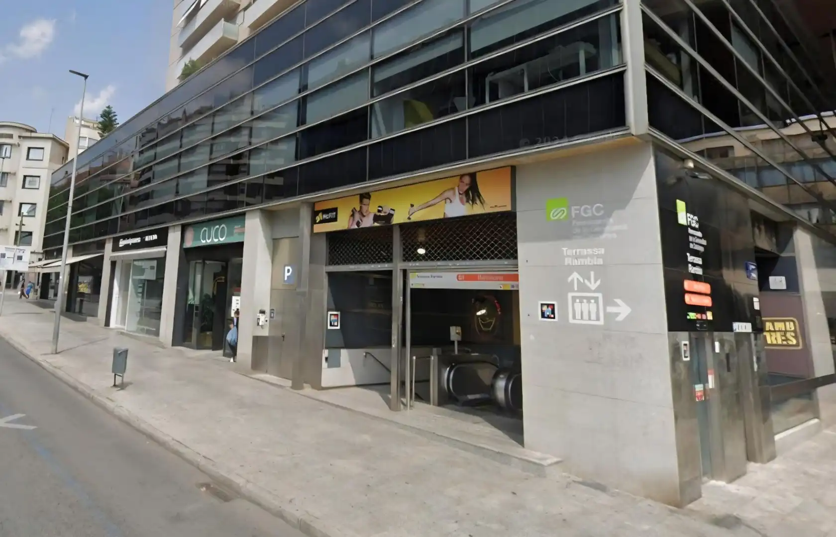 Vista exterior de Àtic en venda en Terrassa amb Calefacció, Terrassa i Forn