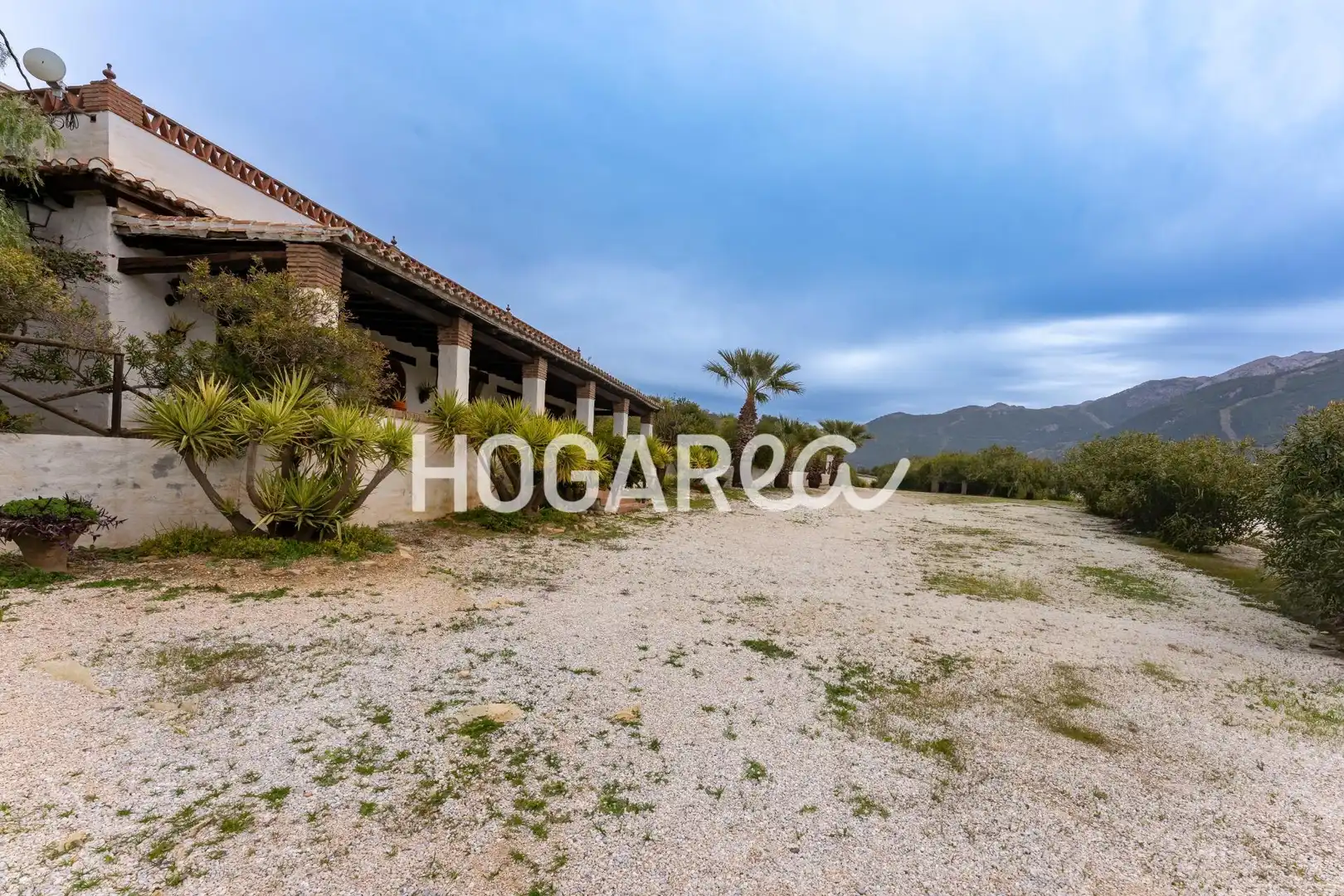 Finca rústica en venta en Alcaucín con Jardín privado, Terraza y Piscina
